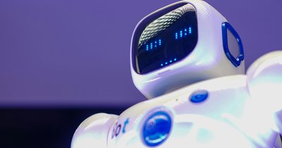 ROI z automatyzacji AI - ile można zaoszczędzić